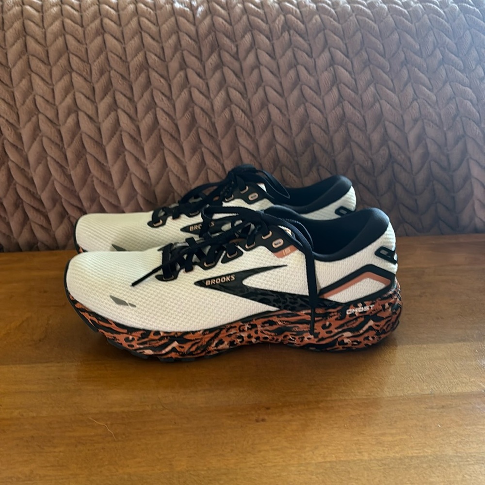 Brooks Ghost Running shoe